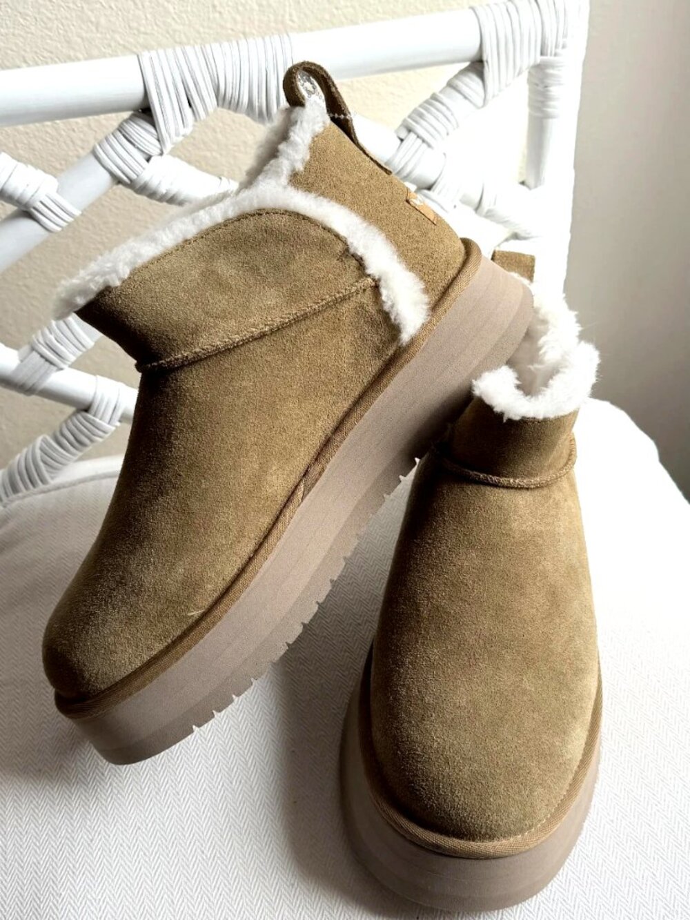 Koolaburra by UGG Women's Koola Ultra Platform Boots Chestnut US 11 New - Picture 3 of 13